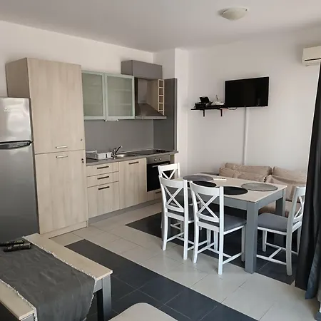 Apartment литорал Chernomorets